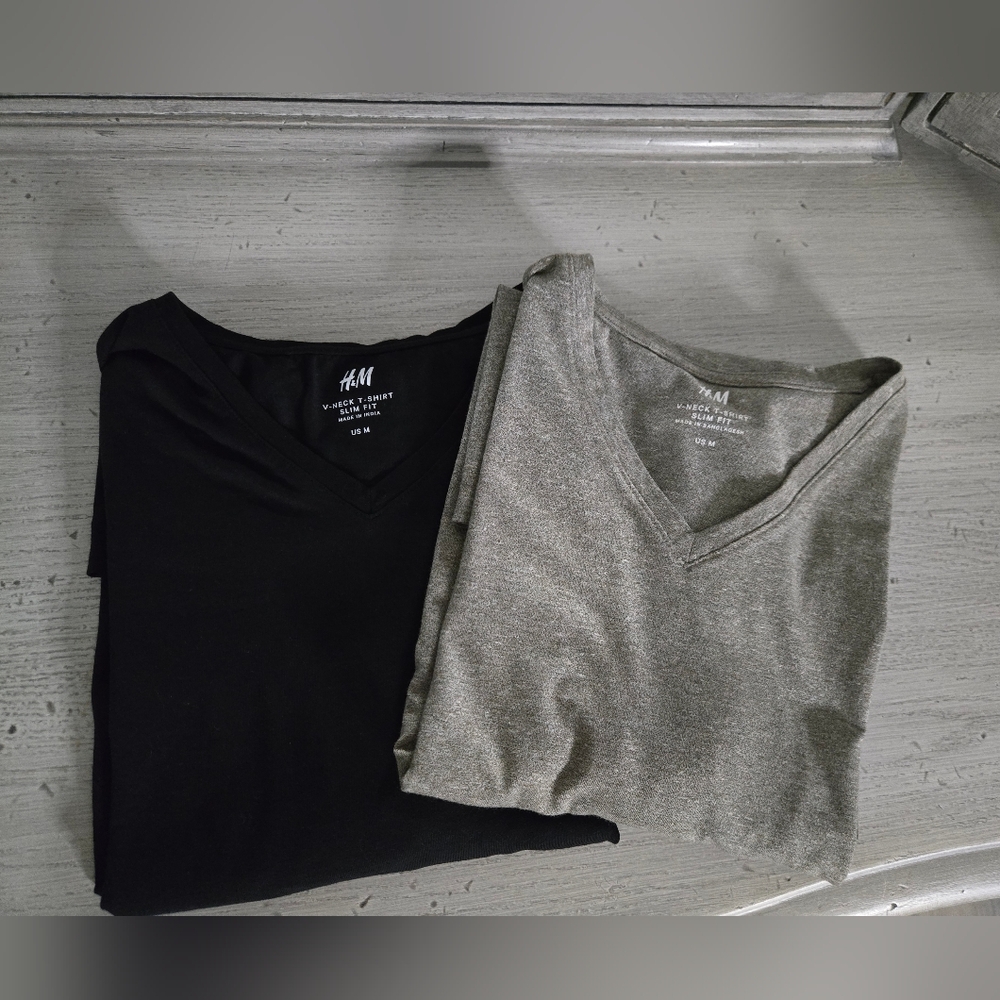 H&M Short Sleeve V-Neck Tops - Gray and Black